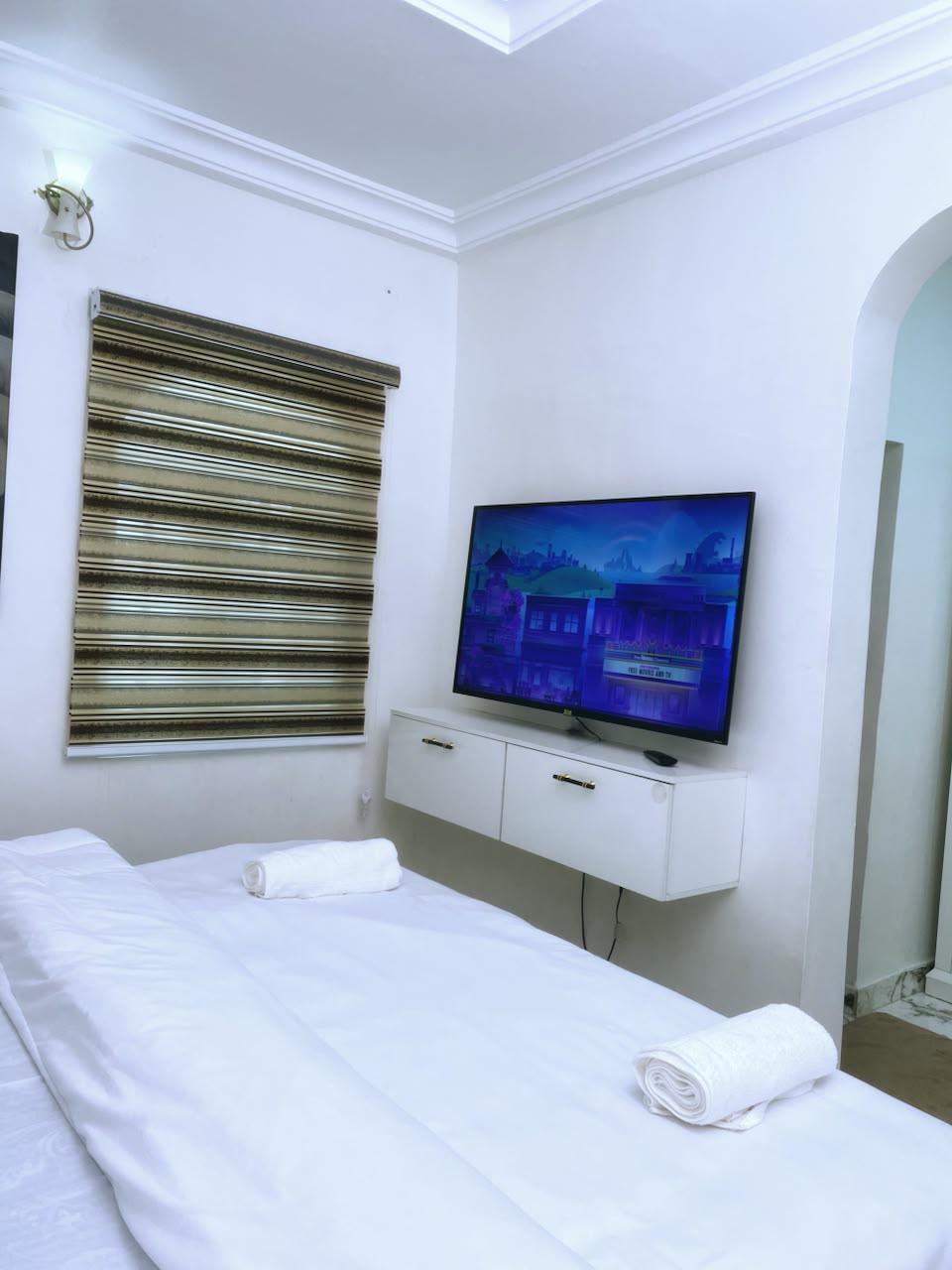 Guest bedroom